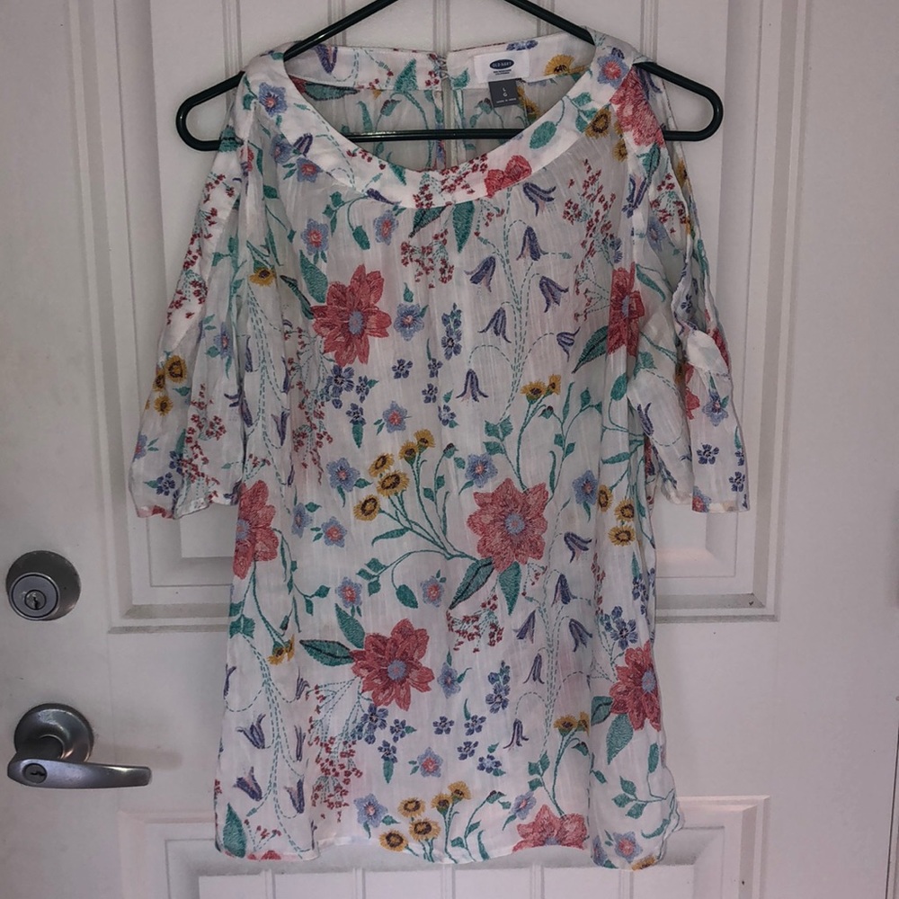 Old Navy floral cold shoulder top
